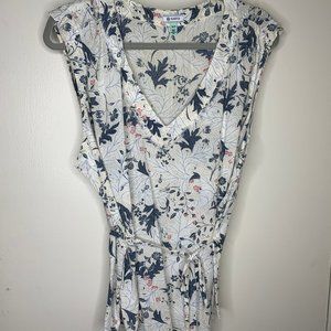 Floral Sleeveless Petit Blouse